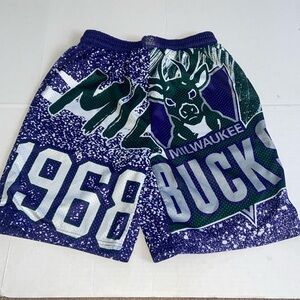 Mitchell & Ness NBA Milwaukee Bucks Hardwood Classics Youth Shorts XLarge 18-20